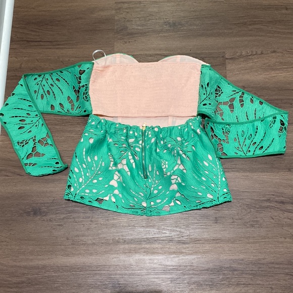 Judith March PALM PARADISE CROCHET PEPLUM TOP - Picture 3 of 10